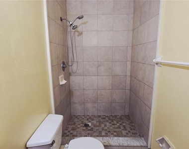 1715 Bentley Boulevard - Photo Thumbnail 17