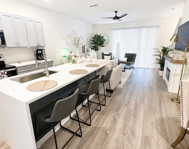 410 Feltrim Reserve Boulevard - Photo Thumbnail 3