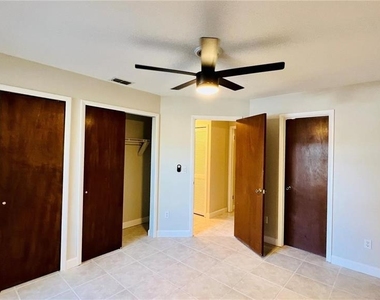 2531 King Oak Circle - Photo Thumbnail 7
