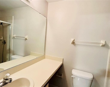 2531 King Oak Circle - Photo Thumbnail 9