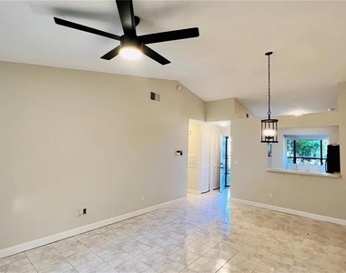 2531 King Oak Circle - Photo Thumbnail 5
