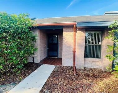 2531 King Oak Circle - Photo Thumbnail 1