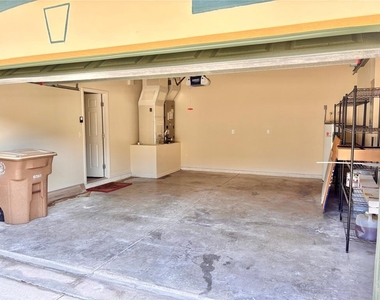 3007 Ne 24th Place - Photo Thumbnail 12