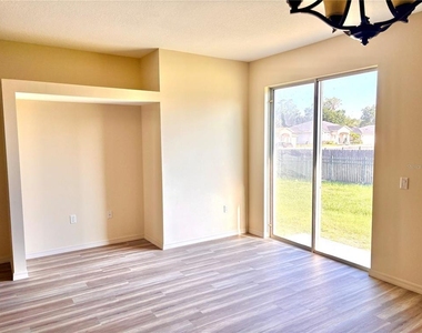 3007 Ne 24th Place - Photo Thumbnail 13