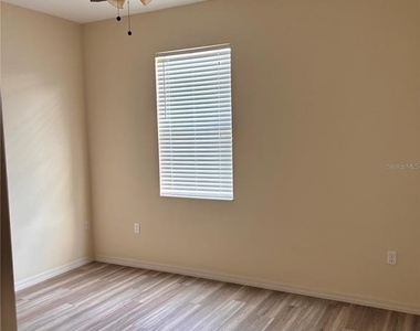 3007 Ne 24th Place - Photo Thumbnail 24