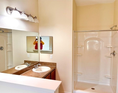 3007 Ne 24th Place - Photo Thumbnail 16