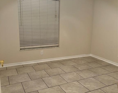 6521 E Grayson Street - Photo Thumbnail 5