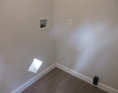 2960 Ne 159th Place - Photo Thumbnail 16