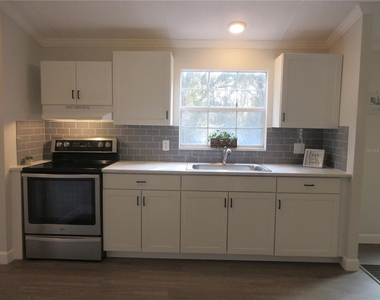 2960 Ne 159th Place - Photo Thumbnail 12