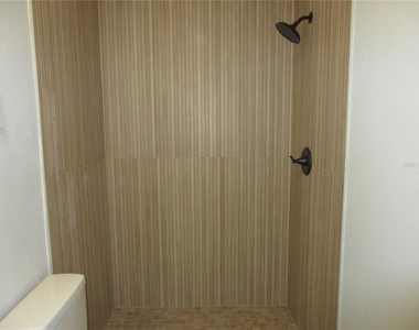 2960 Ne 159th Place - Photo Thumbnail 31