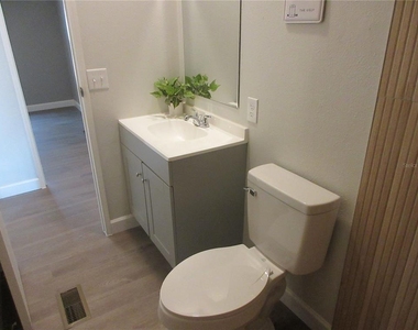 2960 Ne 159th Place - Photo Thumbnail 30