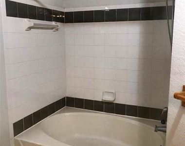 6627 Queens Borough Avenue - Photo Thumbnail 18