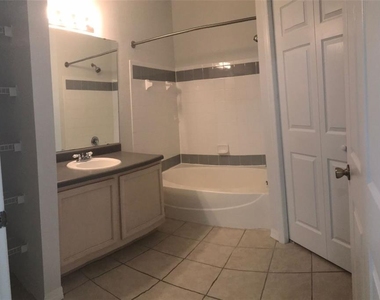 6627 Queens Borough Avenue - Photo Thumbnail 20