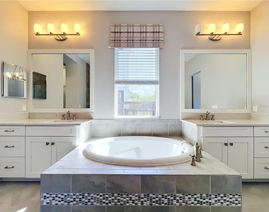 9646 Reymont Street - Photo Thumbnail 49