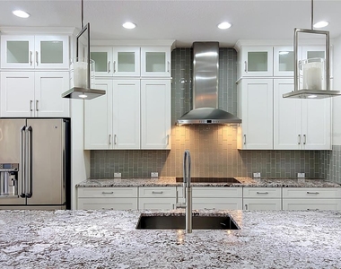 9646 Reymont Street - Photo Thumbnail 14