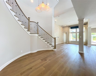 9646 Reymont Street - Photo Thumbnail 10