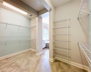 9646 Reymont Street - Photo Thumbnail 56