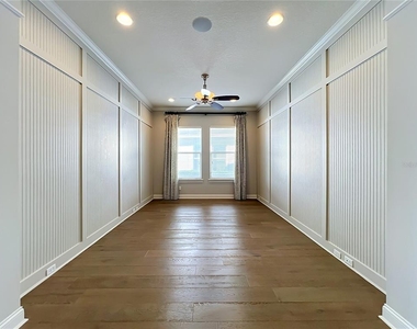 9646 Reymont Street - Photo Thumbnail 8