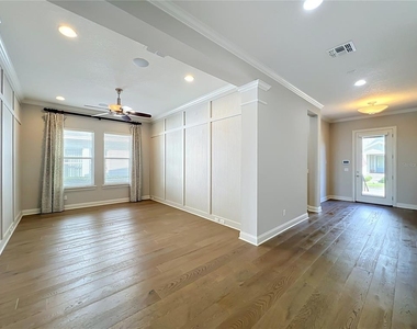9646 Reymont Street - Photo Thumbnail 9