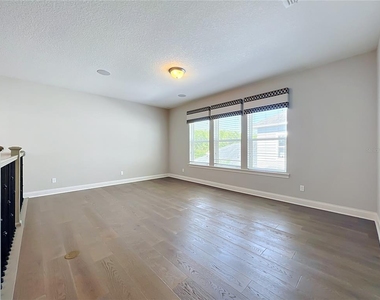 9646 Reymont Street - Photo Thumbnail 38