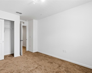 9844 Walkway Drive - Photo Thumbnail 20