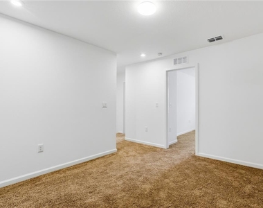9844 Walkway Drive - Photo Thumbnail 9