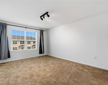 9844 Walkway Drive - Photo Thumbnail 10