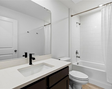 9844 Walkway Drive - Photo Thumbnail 18