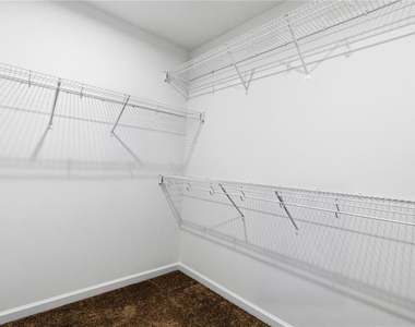 9844 Walkway Drive - Photo Thumbnail 13