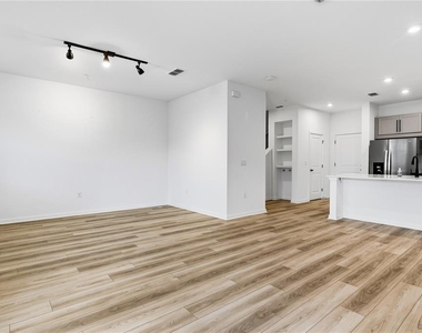 9844 Walkway Drive - Photo Thumbnail 1
