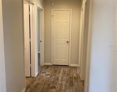 2728 Monticello Way - Photo Thumbnail 13