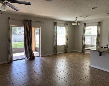 2728 Monticello Way - Photo Thumbnail 5
