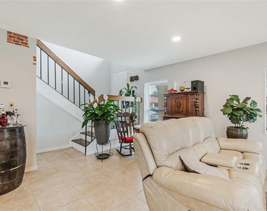 447 Hunter Circle - Photo Thumbnail 25
