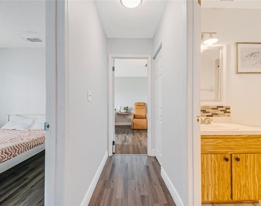 447 Hunter Circle - Photo Thumbnail 29