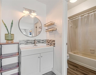 447 Hunter Circle - Photo Thumbnail 41