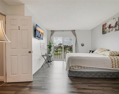 447 Hunter Circle - Photo Thumbnail 37
