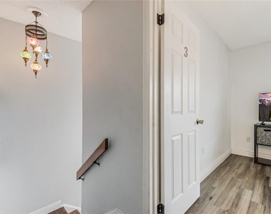447 Hunter Circle - Photo Thumbnail 43