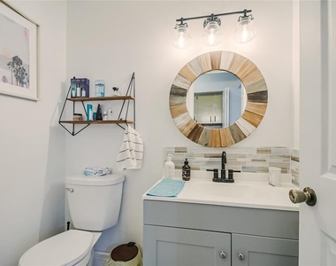 447 Hunter Circle - Photo Thumbnail 17