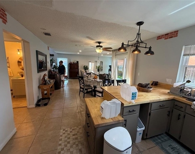 447 Hunter Circle - Photo Thumbnail 20