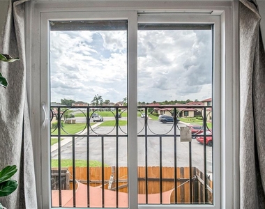 447 Hunter Circle - Photo Thumbnail 38