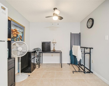 447 Hunter Circle - Photo Thumbnail 15