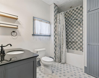2400 S Park Avenue - Photo Thumbnail 28