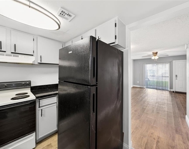 4223 S. Semoran Blvd - Photo Thumbnail 8