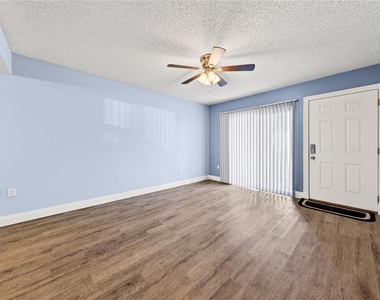 4223 S. Semoran Blvd - Photo Thumbnail 4