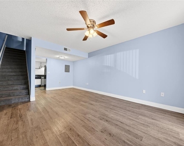 4223 S. Semoran Blvd - Photo Thumbnail 3