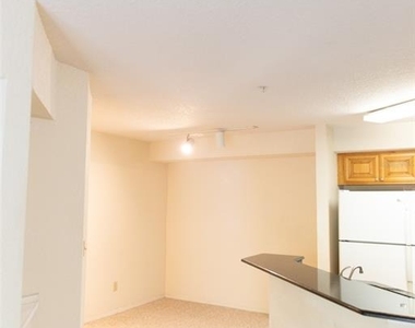 822 Camargo Way - Photo Thumbnail 6