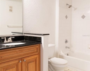 822 Camargo Way - Photo Thumbnail 20