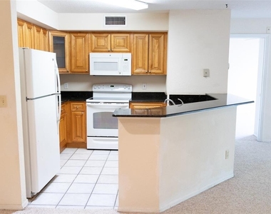 822 Camargo Way - Photo Thumbnail 2