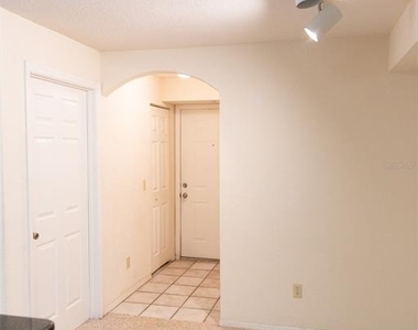 822 Camargo Way - Photo Thumbnail 11