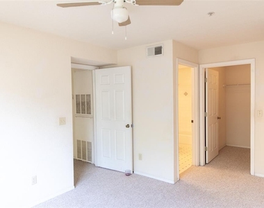 822 Camargo Way - Photo Thumbnail 18